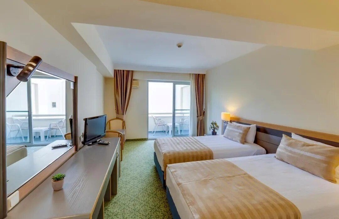 Апартаменти Marina Hotel 4*